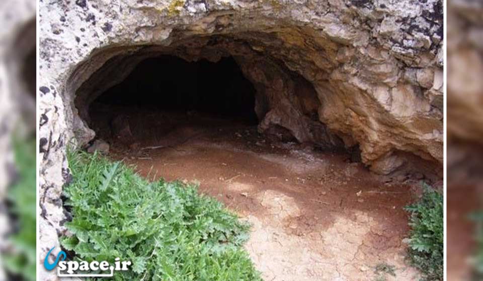 غار پرده رستم - گلمکان - شهرستان گلبهار